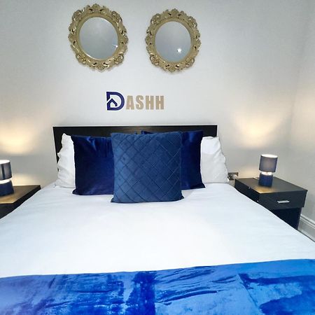 Charming 3-Bed Flat In Shepherds Bush - Sleeps 9 Лондон Екстериор снимка