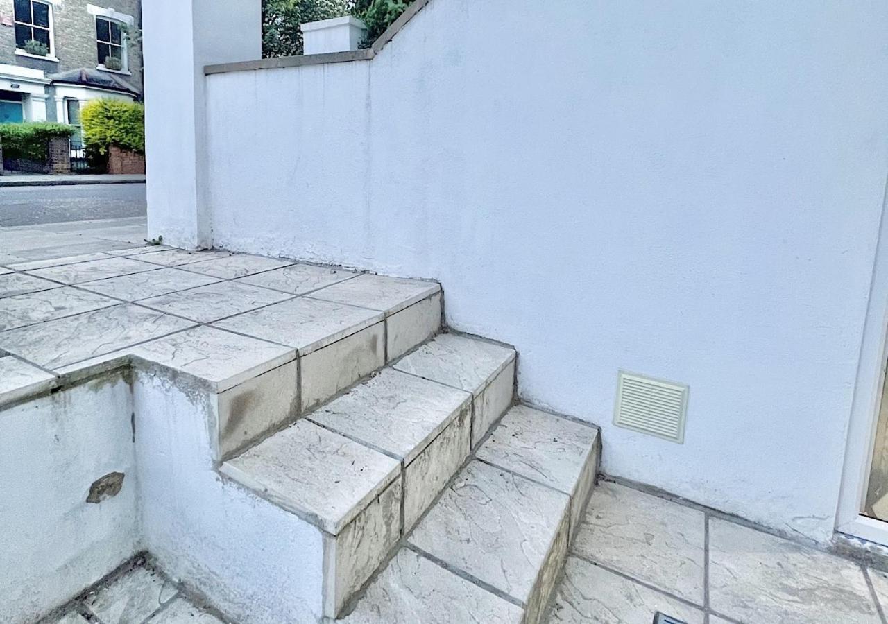 Charming 3-Bed Flat In Shepherds Bush - Sleeps 9 Лондон Екстериор снимка