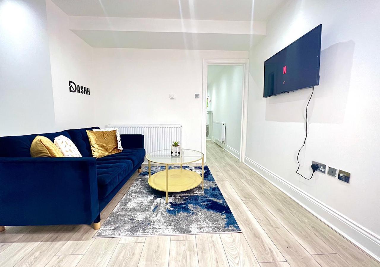 Charming 3-Bed Flat In Shepherds Bush - Sleeps 9 Лондон Екстериор снимка