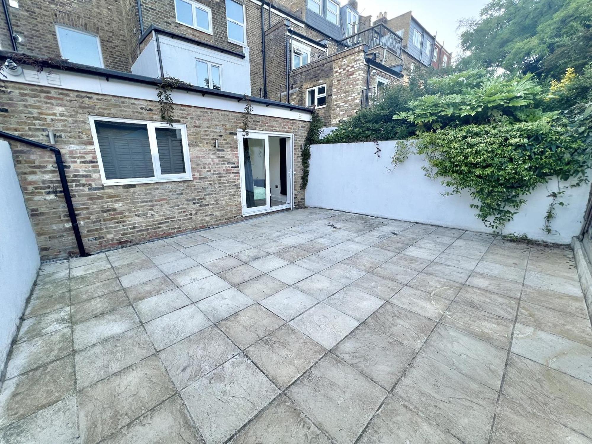 Charming 3-Bed Flat In Shepherds Bush - Sleeps 9 Лондон Екстериор снимка